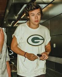 Harry Styles X The Green Bay Packers Okay I Legit Go To Packer Games All The Time Imagine If Harry Wen Young Harry Styles Harry Styles Bandana Harry Styles