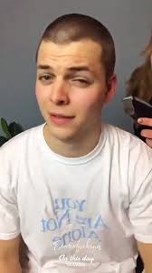 Ivar and Freydis Kissing