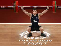 Toplamda 194 kg kaldırarak genel toplamayı son bitirdi. Ofes To Ozmyqm