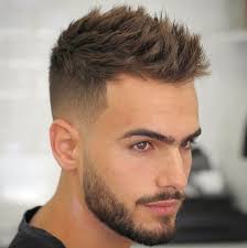Il taglio di capelli taper dissolvenza è uno degli stili più iconici e alla moda. Look Capelli Uomo Piu Fashion Nel 2021 Social Boost