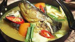 Tumis bumbu halus, masukkan jahe, kunyit, laos, serai, daun jeruk, dan daun salam. Gangan Asam Banjar Tribunnewswiki Com Mobile