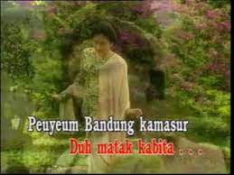 Nining meida asih urang full album pop sunda terbaik sepanjang masa.mp3. Chord Guitar Nining Meida Peuyeum Bandung Gitar Kid Simple Chord Guitar And Lyrics