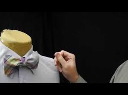 The traditional bow tie is coming back in fashion. How To Tie A Bow Tie On Someone Else Youtube