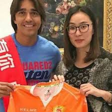 He married marilisy antonelli in 2014. Desejado Pelo Cruzeiro Marcelo Moreno Jogara Na 2Âª Divisao Da China Esportes Estadao
