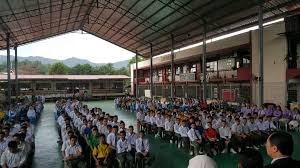 Sebelumnya adi telah melihat dedeh pagi itu ketika mempersiapkan keperluan bibinya yang akan berjualan di pasar. Perhimpunan Pagi Kali Pertama 2018 Sm St Peter Telipok