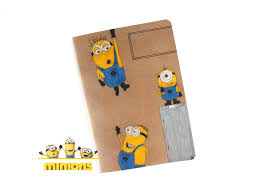 carnet dessin anime minion pour l ecole ou pour le dessin la couverture est en papier cartonne kraft l illustration represente 3 min etsy vault boy character