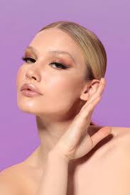 Renkli Makyaj Ürünleri 🛍️