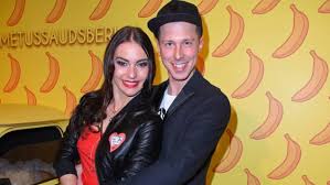 Welche profitänzer bringen den kandidaten 2021 das tanzen bei?#let's_dance_2021. Let S Dance 2019 Diese Profitanzer Sind Zusammen