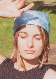 Sally Go Round The Roses — Cro