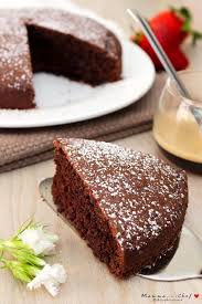 È la base più utilizzata in pasticceria e grazie alla sua consistenza, soffice e leggera, serve in modo particolare come base per le torte farcite, ma può. Pin Su Ricette