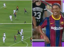 Maybe you would like to learn more about one of these? Barcelona Ronaldinho Rolled Back The Years Vs Real Madrid Legends Givemesport
