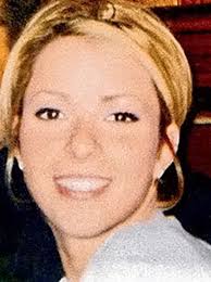 2001 wurde kutchers damalige freundin ashley ellerin im alter von 22 jahren von einem serienmörder in ihrer wohnung erstochen. Hollywood Ripper Is Sentenced To Death For Murder Of Ashton Kutcher S Ex Mirror Online