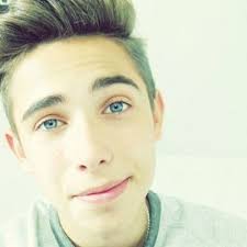 Leo Hebert (@junkiemexico)