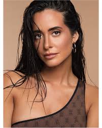 Vuestros deseos son órdenes: os he dejado link directo al peto vaquero en  mi último story 🥳💜