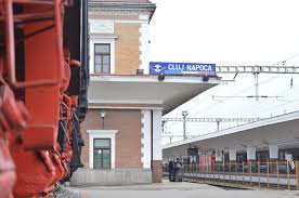 Cei care doresc să călătorească din orașul românesc în capitala maghiară, chiar dacă trebuie să traverseze o călătorie cu trenul rămâne o variantă bună pentru cei mai nostalgici sau boemi, fiind totuși o variantă care costă mai mult decât autocarul și care. De La 1 Iulie PuteÈ›i Circula Cu Trenul La Budapesta È™i Viena Oradeapress