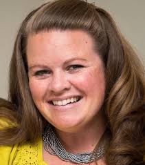 Laura Pinkerton's Instagram, Twitter & Facebook