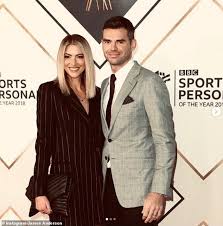 Gael anderson is the daughter of scottish musician ian anderson and the wife of popular english actor andrew lincoln. The Ashes England And Australian Cricket Wags Who Will Be Supporting From The Stands Daily Mail Online