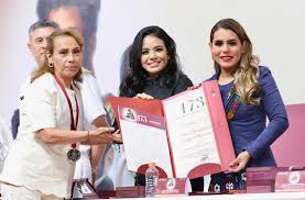 Reconoce Evelyn Salgado a mujeres y hombres que todos los días contribuyen  al crecimiento y bienestar de Guerrero