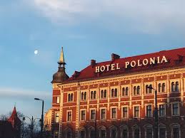 .also without a credit card as a guarantee in case you do not arrive or cancel your reservation to those hotels which allow you to make a reservation without advance payment or credit card payment. How To Travel Without A Credit Card The Wallet Wise Guy