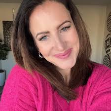 Ahhhhh!!! She is sapphire!!! when she found out I was making a move, she  said 'I don't even need to get