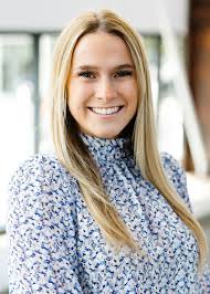 Lindsey Jackman's Instagram, Twitter & Facebook