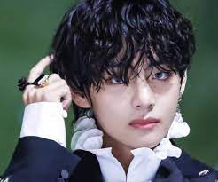 The septet's lineup includes rap monster (kim namjoon), team leader and rapper; Bts V Ist Wieder Einmal Das Schonste Korebu Com De