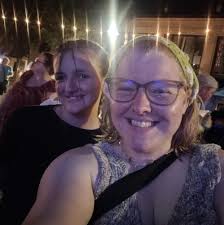 Hi everyone! I'm 18 and seriously considering applying to Purdue Global  soon. I've noticed that most of the students and graduates seem to be  working professionals or older adults. Just curious—are there