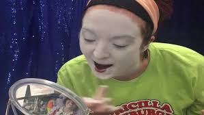 Jim Howle & Mister Clown, Earl Chaney