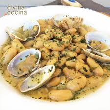 Dejamos cocinar 5 minutos más a fuego lento para que se liguen los sabores. Fabes Con Almejas Receta De Divina Cocina
