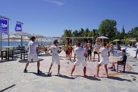 L'ile d' eubée (evia en grec) est relativement peu touristique (à l'exception de quelques clubs de vacances vers erétria). Club Heliades Grand Bleu Beach Sea Resort 3 Hotel Eubee Grece