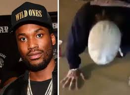 Tap (video short) meek mill. Infuriating Video Shows Meek Mill Making Homeless Man Do Pushups For 20 Huffpost Canada