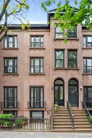 Cobble hill's architecture includes row houses and brownstones dating back to the 19th century. Closed 216 Kane Street Cobble Hill Brooklyn Ny Id 19562930 Brown Harris Stevens Luxury Real Estate