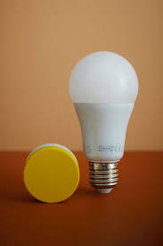Tradfri Led Leuchtmittel E27 806 Lm Kabellos Dimmbar Weissspektrum Rund Klar Ikea Deutschland Leuchtmittel Led Leuchtmittel Leuchtmittel E27