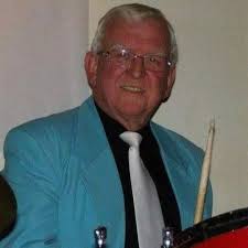 Hi everybody, I hope you are all well..I just wondered if anybody remembers  a man called Colin Groves..He was a professional wrestler for years and  lived all around Wimbledon park side.. Oatlands