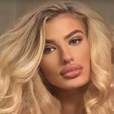 Hannah Star's Instagram, Twitter & Facebook