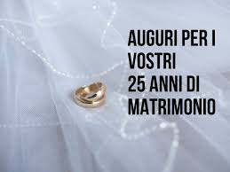 Riuscire a festeggiare i 25 anni di matrimonio (soprattutto al giorno d'oggi.) è un traguardo che non tutti riescono a raggiungere. 25 Anni Di Matrimonio Frasi E Immagini Per Le Nozze D Argento A Tutto Donna