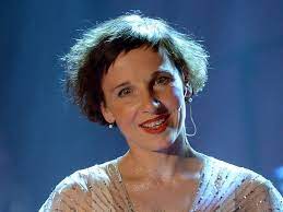 Sie hat sich ihre haare. Meret Becker Beautiful Bob Frisuren Haare Meret Becker