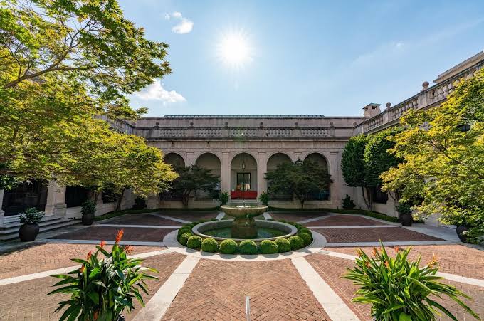 Exterior view of National Museum of Asian Art