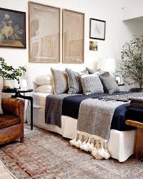The Vintage Rug Shop Vintagerugshop Instagram Photos And Videos In 2020 Bedroom Design Rug Shopping Bedroom Vintage