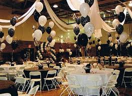 Black And White Balloons Design Simple Bouquets Black And White Balloons Balloon Centerpieces Dinner Centerpieces