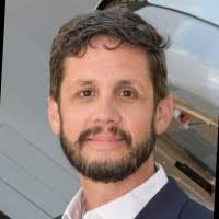 Robert Lubanski's Instagram, Twitter & Facebook