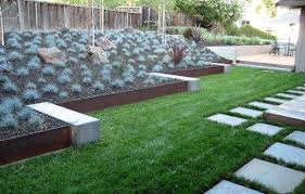 Bordures De Jardin 20 Idees Originales Avec Images Bordure Jardin Paysagisme Moderne Jardin En Beton