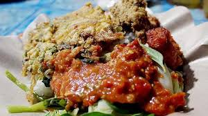 Jika kita dari bawen atau semarang maka warung ini kita jumpai setelah kota ambarawa. Rekomendasi 7 Kuliner Banyuwangi Yang Menggugah Selera Jangan Lupa Icip Pedasnya Sego Tempong Tribun Travel