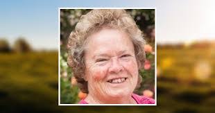 Barbara Hollowell's Instagram, Twitter & Facebook