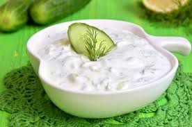 Une Recette Absolument Parfaite De Sauce Tzatziki Recipe Tzatziki Sauce Homemade Tzatziki Sauce Recipes