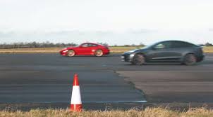 I didn't get to confirm the presence of a speed limiter, but the gt2 is one of the few porsches to have ever had one: Tesla Model 3 Performance Vs Porsche 911 Carrera S Drag Race Video Supercars Net