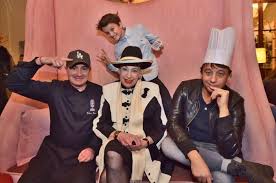 Interrogée par jeanmarcmorandini.com, la femme de 87 ans n'a pas mâché ses mots lorsqu'elle a évoqué le sujet. Genevieve De Fontenay Miss France Mourra Avec Moi