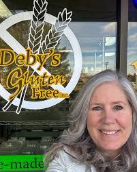 Caroline Glidden's Instagram, Twitter & Facebook