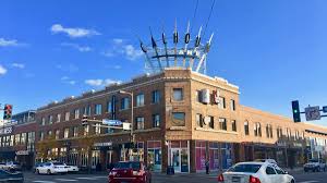The retail mall recently went through a summer 2015 remodel of its entire interior. Northpond Partners Pays 34 5m For Calhoun Square Half Of What Jp Morgan Chase Paid Minneapolis St Paul Business Journal