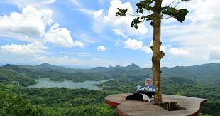 Cukup membayar rp 4.000, penumpang bisa berkeliling kota menggunakan bus berwarna hijau yang beroperasi dari pukul 05.00. 50 Tempat Wisata Di Jogja Paling Hits Dan Paling Menarik Surga Wisata Indah